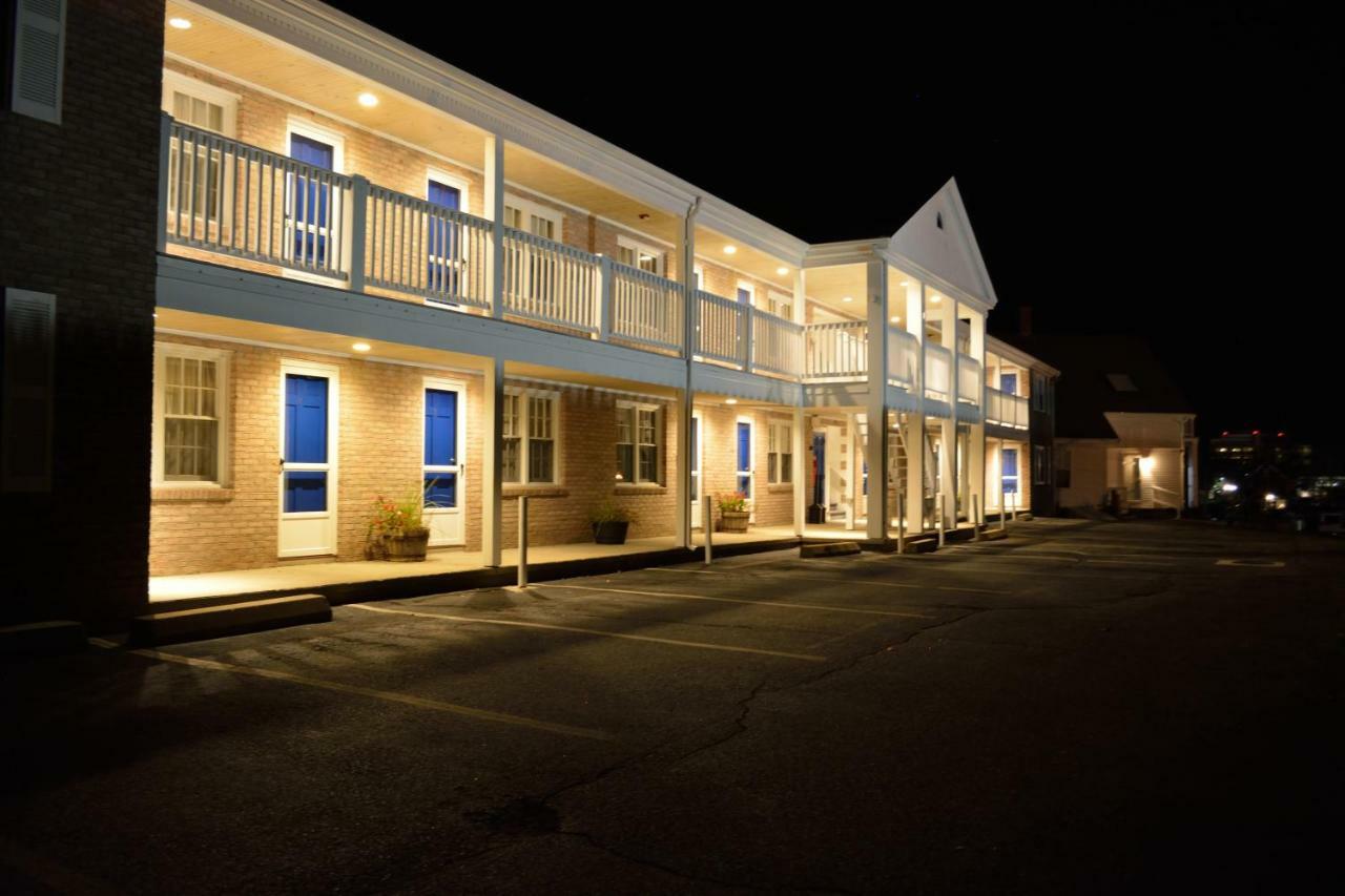 Cape Cod Harbor House Inn Hyannis Exterior foto