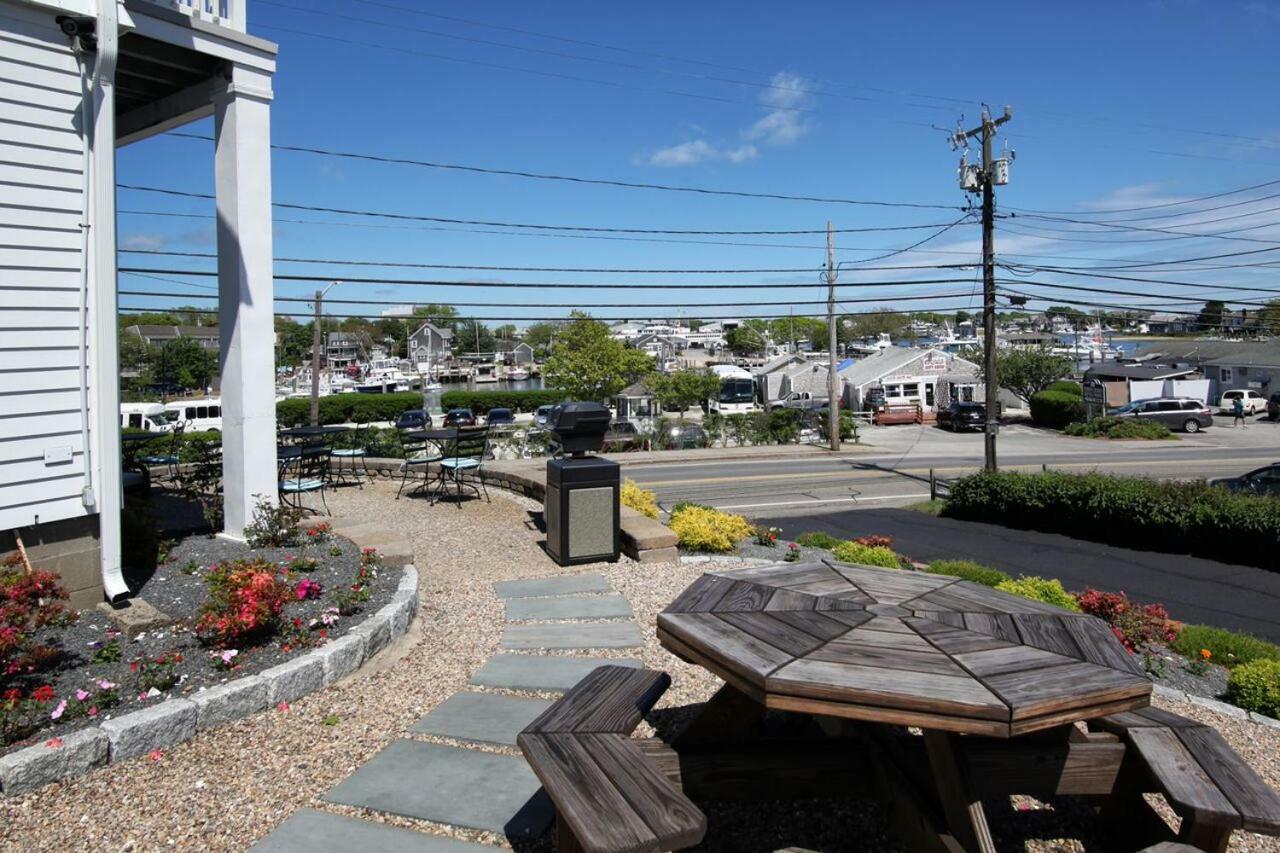Cape Cod Harbor House Inn Hyannis Exterior foto