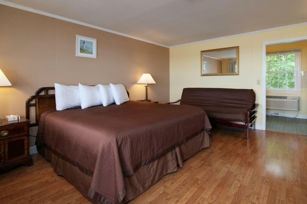 Cape Cod Harbor House Inn Hyannis Exterior foto