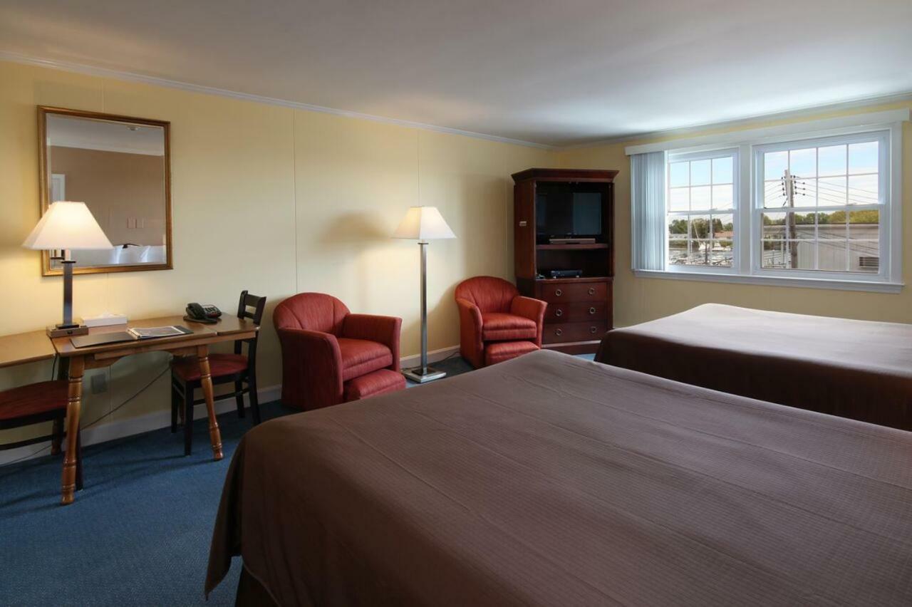 Cape Cod Harbor House Inn Hyannis Exterior foto