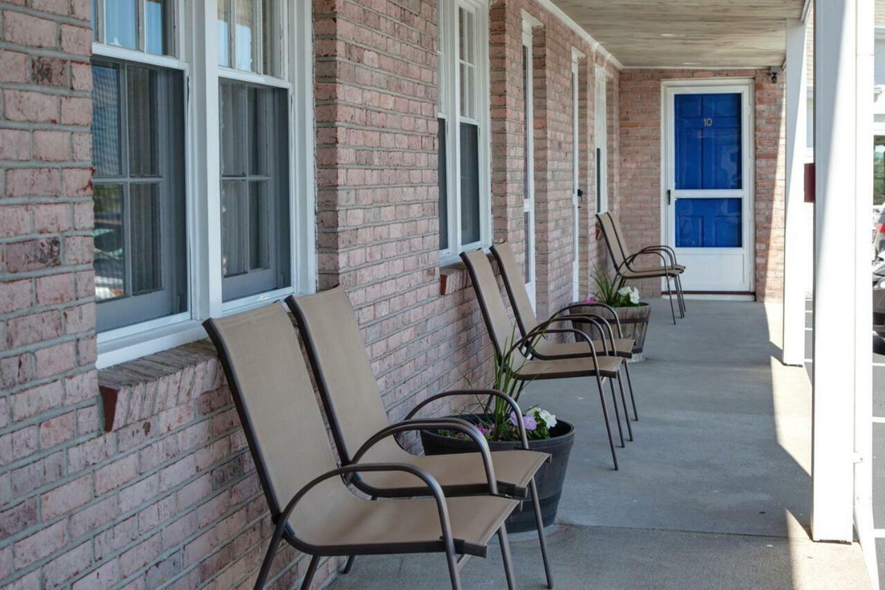 Cape Cod Harbor House Inn Hyannis Exterior foto