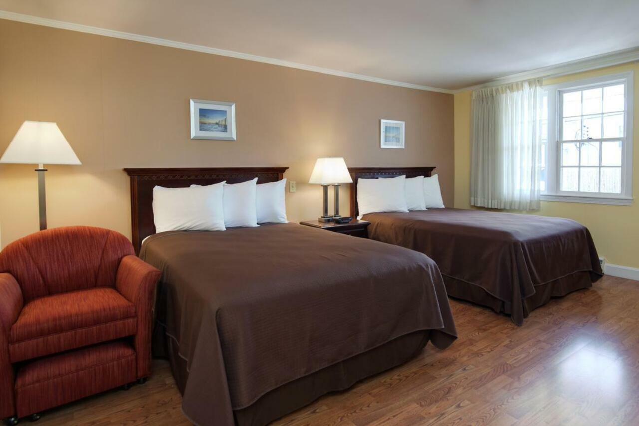 Cape Cod Harbor House Inn Hyannis Exterior foto