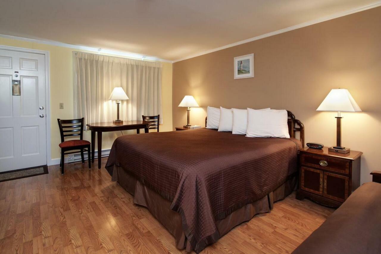 Cape Cod Harbor House Inn Hyannis Exterior foto